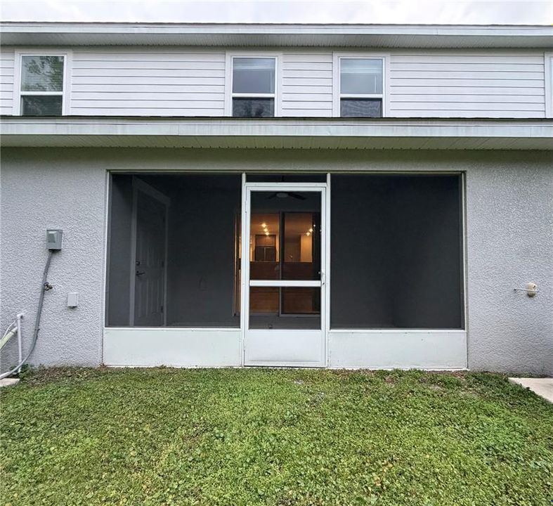 For Rent: $2,100 (3 beds, 2 baths, 1726 Square Feet)