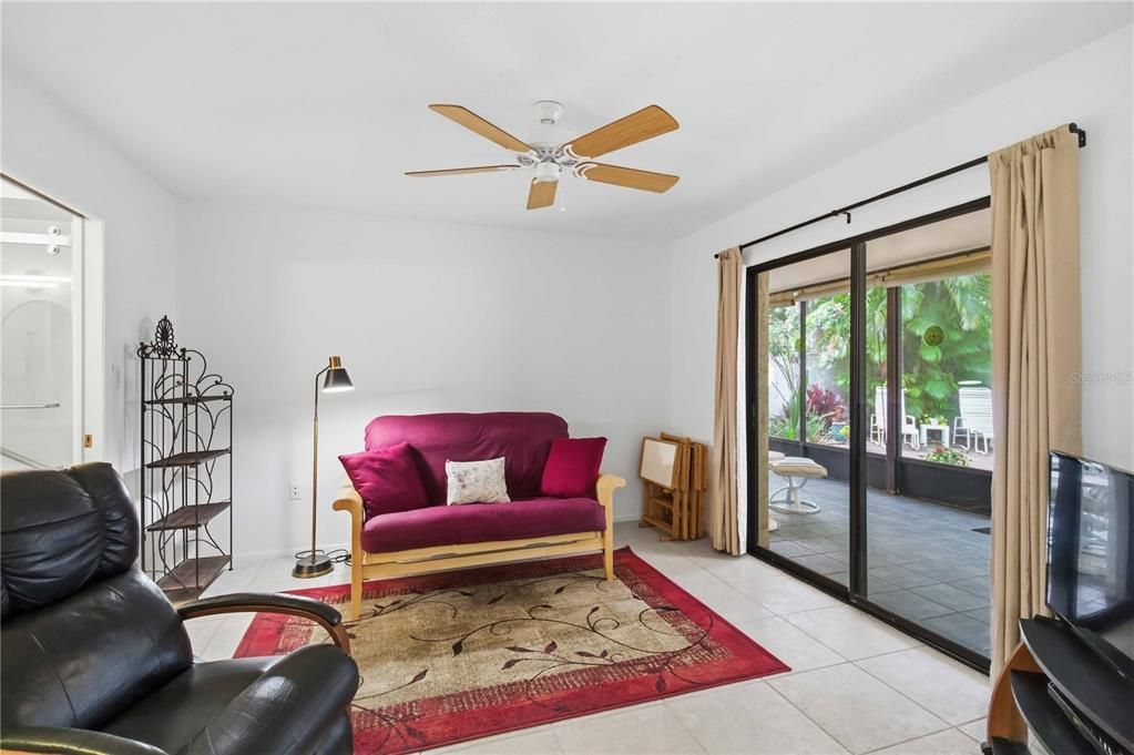 For Sale: $325,000 (3 beds, 2 baths, 1468 Square Feet)