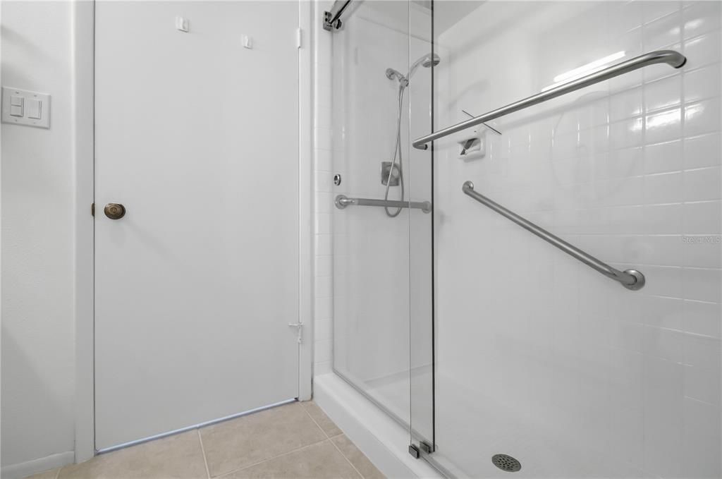 For Sale: $325,000 (3 beds, 2 baths, 1468 Square Feet)