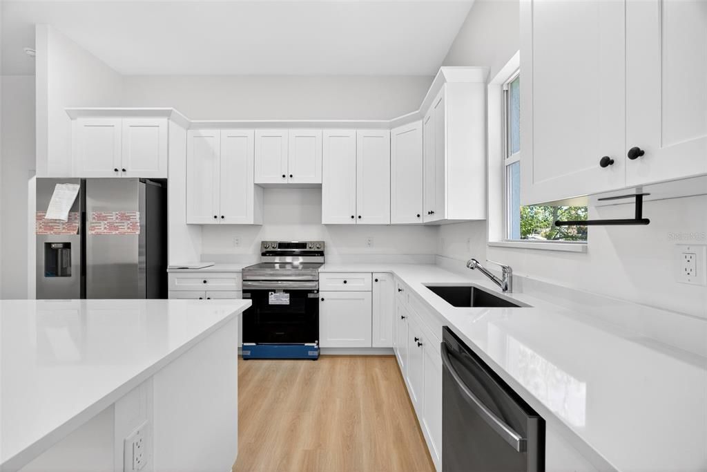 For Sale: $435,000 (4 beds, 2 baths, 1915 Square Feet)