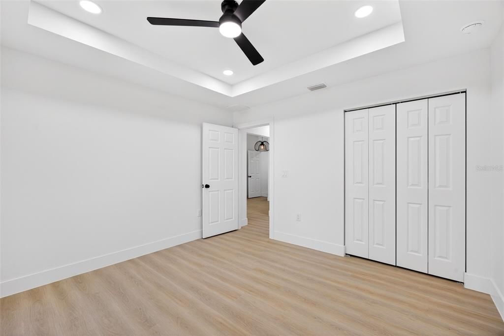 For Sale: $435,000 (4 beds, 2 baths, 1915 Square Feet)