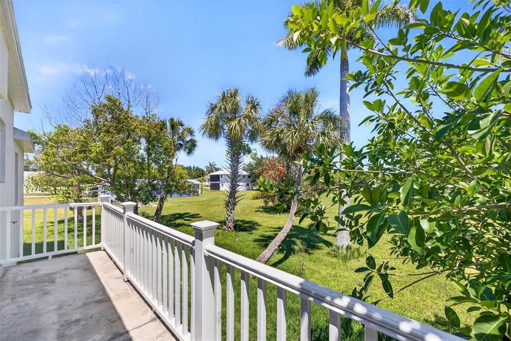 For Sale: $435,000 (4 beds, 2 baths, 1915 Square Feet)