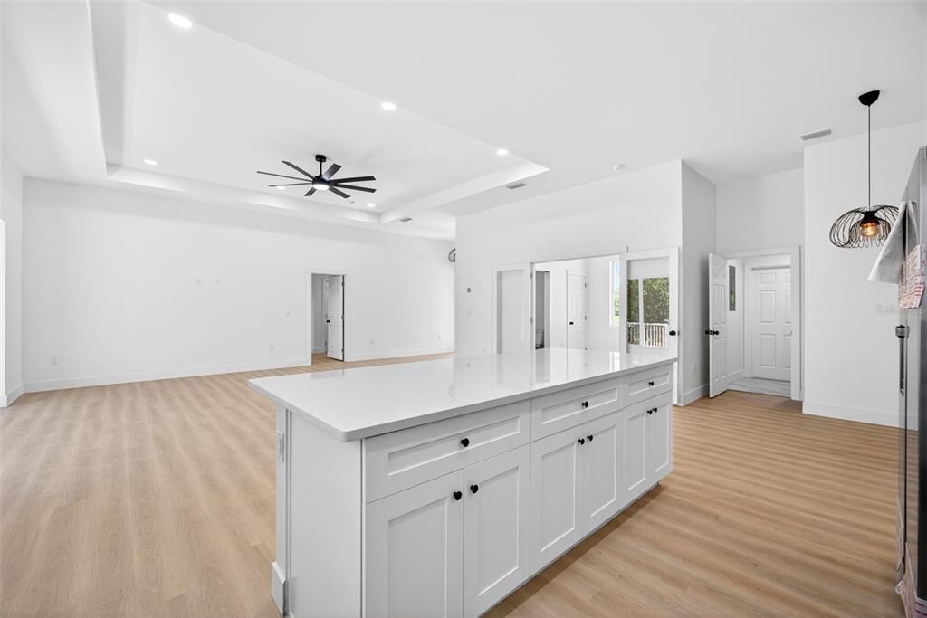 For Sale: $435,000 (4 beds, 2 baths, 1915 Square Feet)