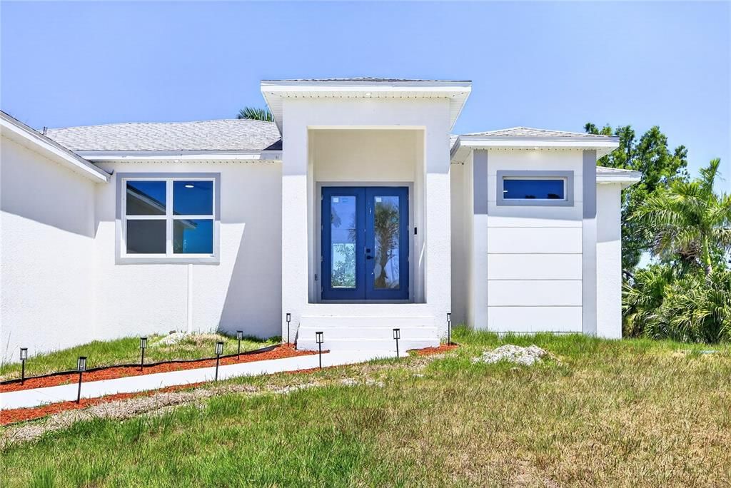 For Sale: $435,000 (4 beds, 2 baths, 1915 Square Feet)