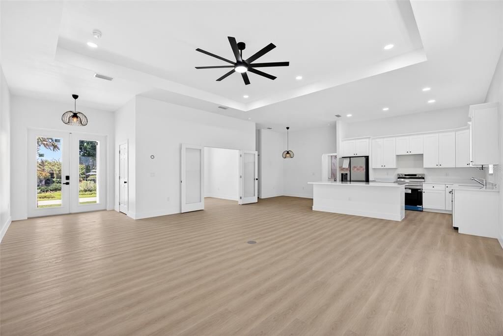For Sale: $435,000 (4 beds, 2 baths, 1915 Square Feet)