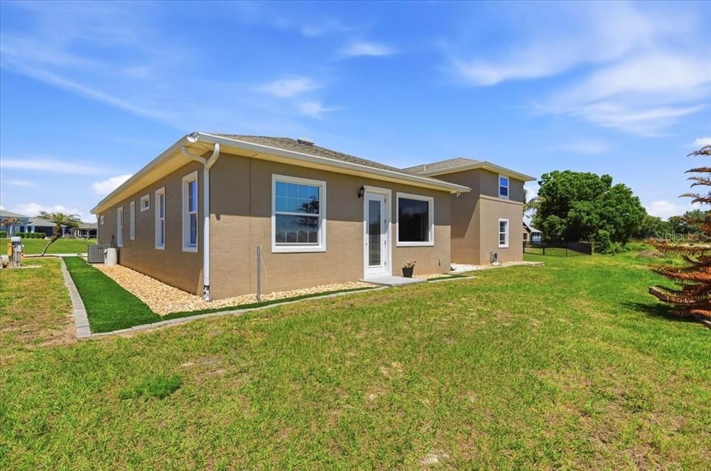 For Sale: $499,000 (2 beds, 2 baths, 1739 Square Feet)