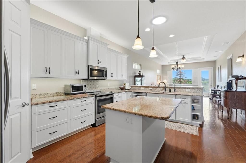 For Sale: $499,000 (2 beds, 2 baths, 1739 Square Feet)