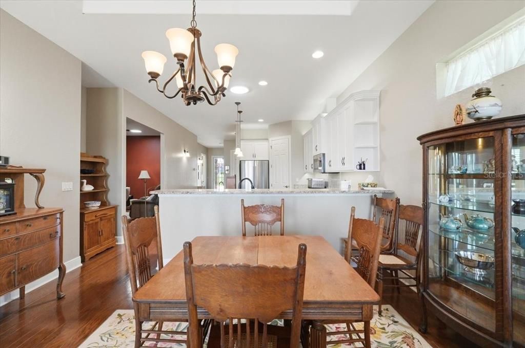 For Sale: $499,000 (2 beds, 2 baths, 1739 Square Feet)