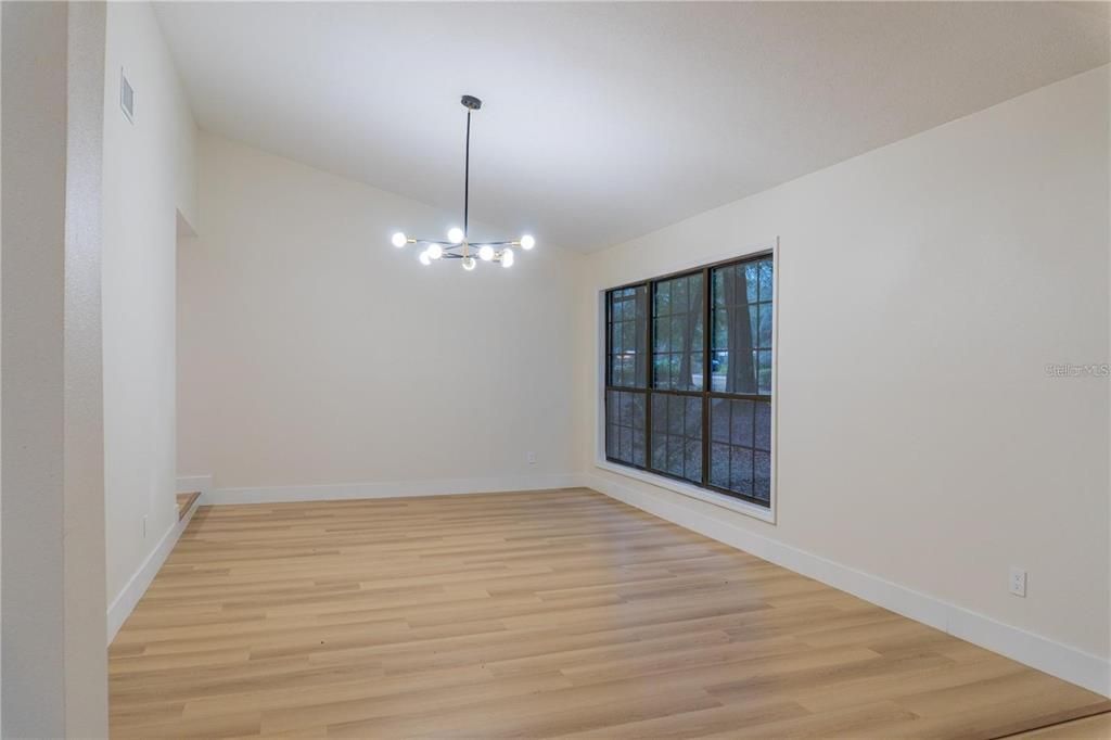 Active With Contract: $569,900 (4 beds, 3 baths, 2882 Square Feet)