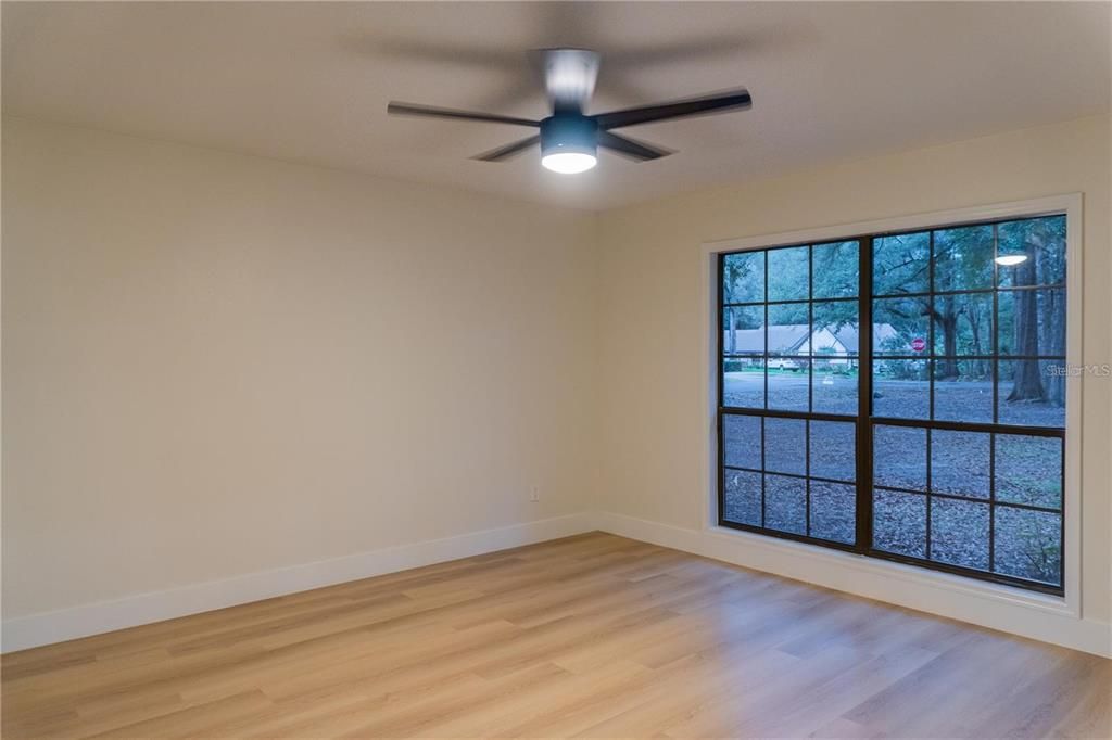 Active With Contract: $569,900 (4 beds, 3 baths, 2882 Square Feet)