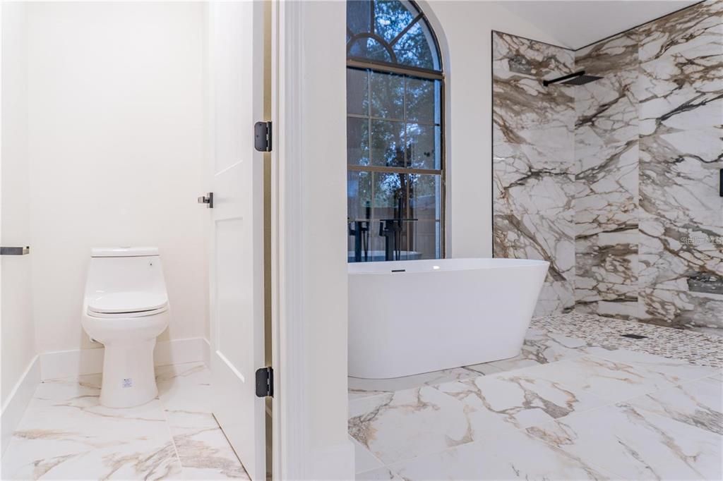 Active With Contract: $569,900 (4 beds, 3 baths, 2882 Square Feet)