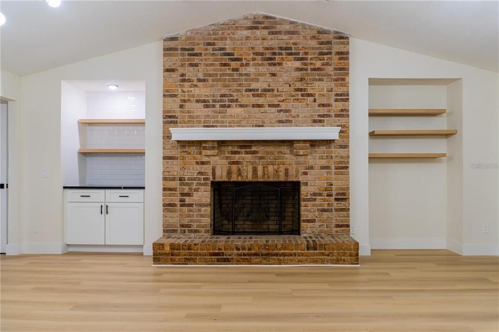 Active With Contract: $569,900 (4 beds, 3 baths, 2882 Square Feet)