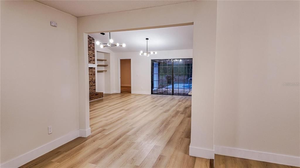 Active With Contract: $569,900 (4 beds, 3 baths, 2882 Square Feet)