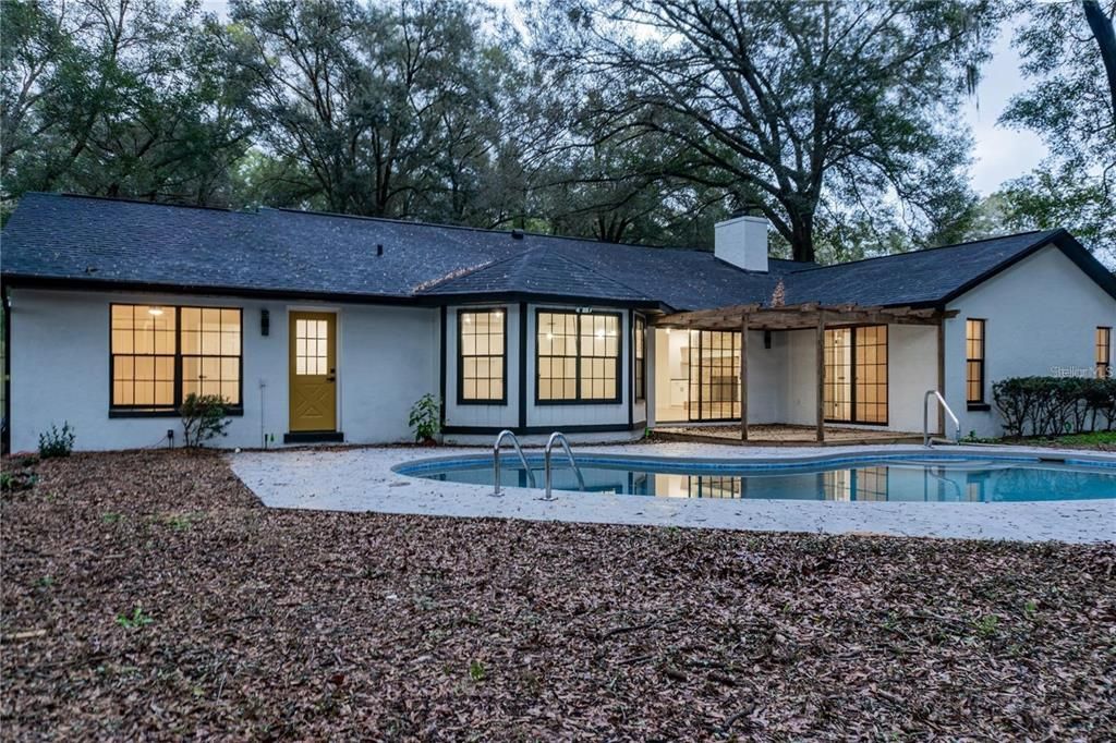 Active With Contract: $569,900 (4 beds, 3 baths, 2882 Square Feet)