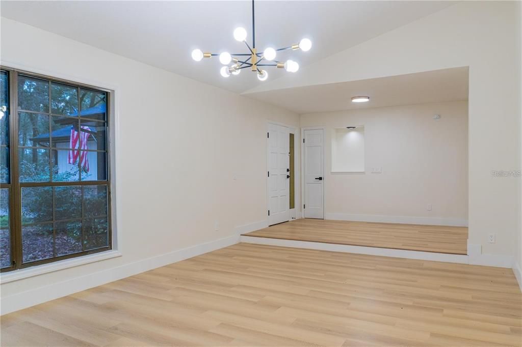 Active With Contract: $569,900 (4 beds, 3 baths, 2882 Square Feet)