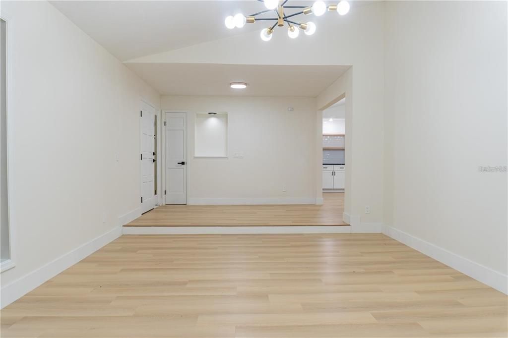 Active With Contract: $569,900 (4 beds, 3 baths, 2882 Square Feet)