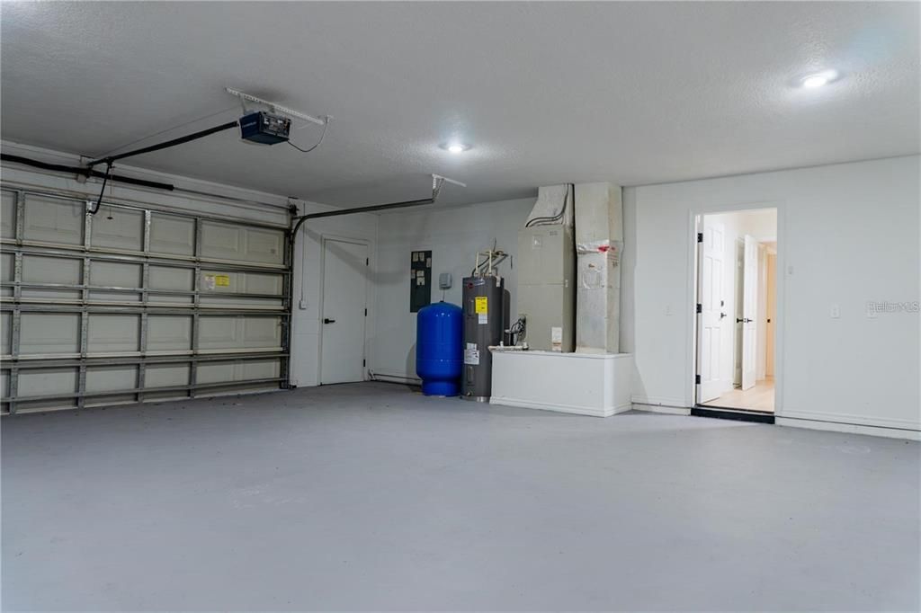 Active With Contract: $569,900 (4 beds, 3 baths, 2882 Square Feet)