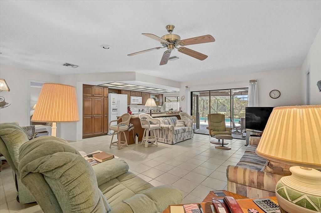 Active With Contract: $775,000 (4 beds, 2 baths, 2553 Square Feet)