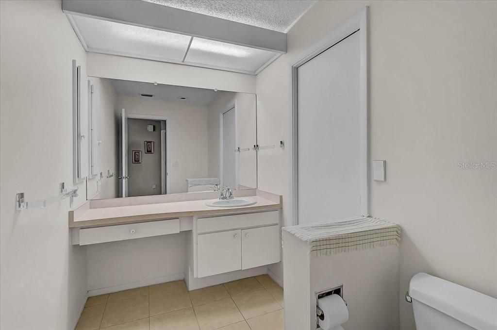 Active With Contract: $775,000 (4 beds, 2 baths, 2553 Square Feet)