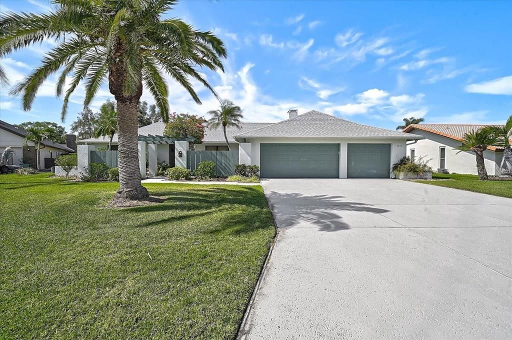 Active With Contract: $775,000 (4 beds, 2 baths, 2553 Square Feet)