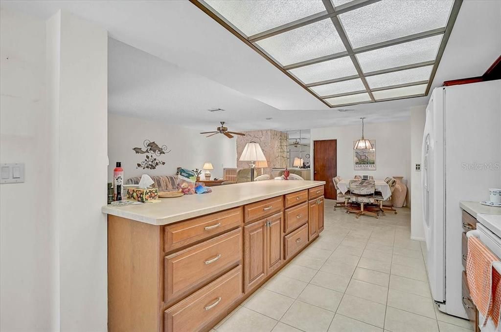 Active With Contract: $775,000 (4 beds, 2 baths, 2553 Square Feet)
