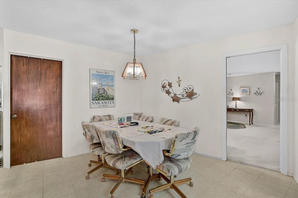 Active With Contract: $775,000 (4 beds, 2 baths, 2553 Square Feet)