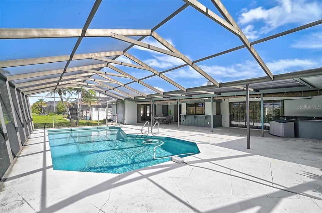 Active With Contract: $775,000 (4 beds, 2 baths, 2553 Square Feet)