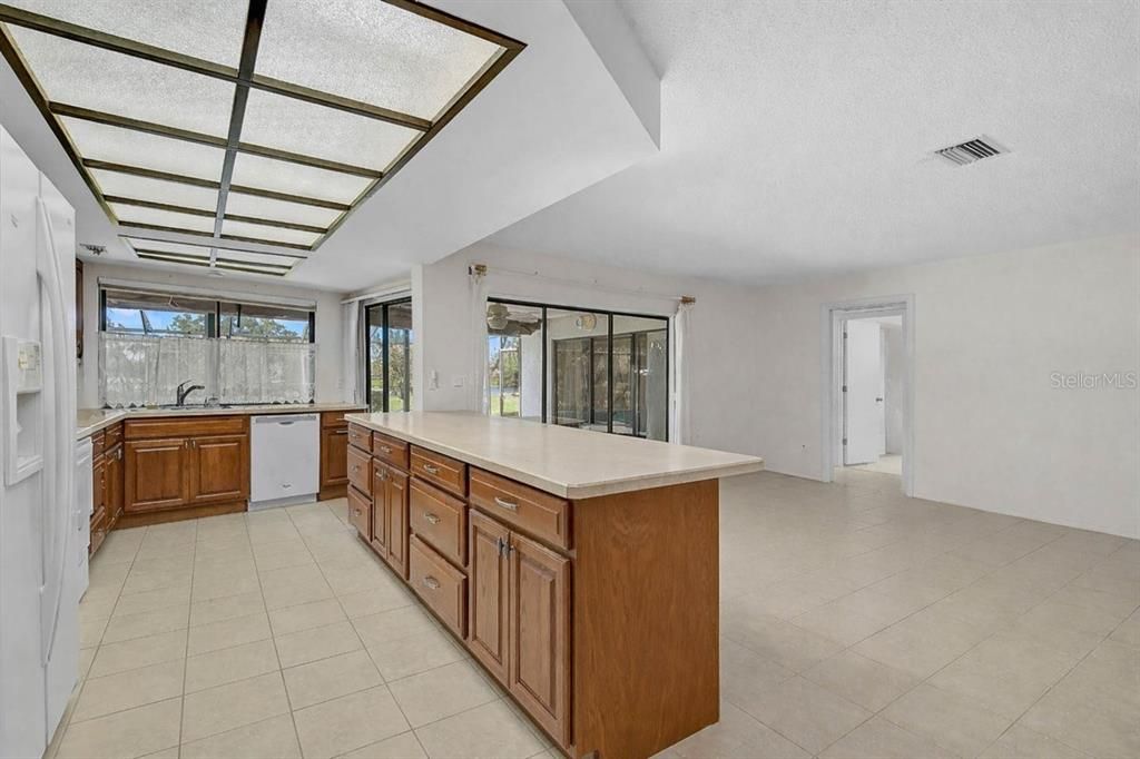 Active With Contract: $775,000 (4 beds, 2 baths, 2553 Square Feet)