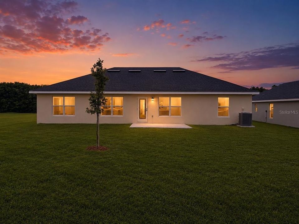 На продажу: $355,900 (4 спален, 2 ванн, 1755 Квадратных фут)