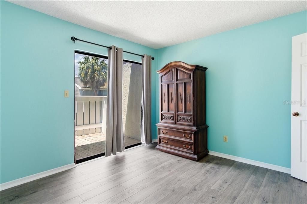 For Sale: $150,000 (3 beds, 2 baths, 1231 Square Feet)