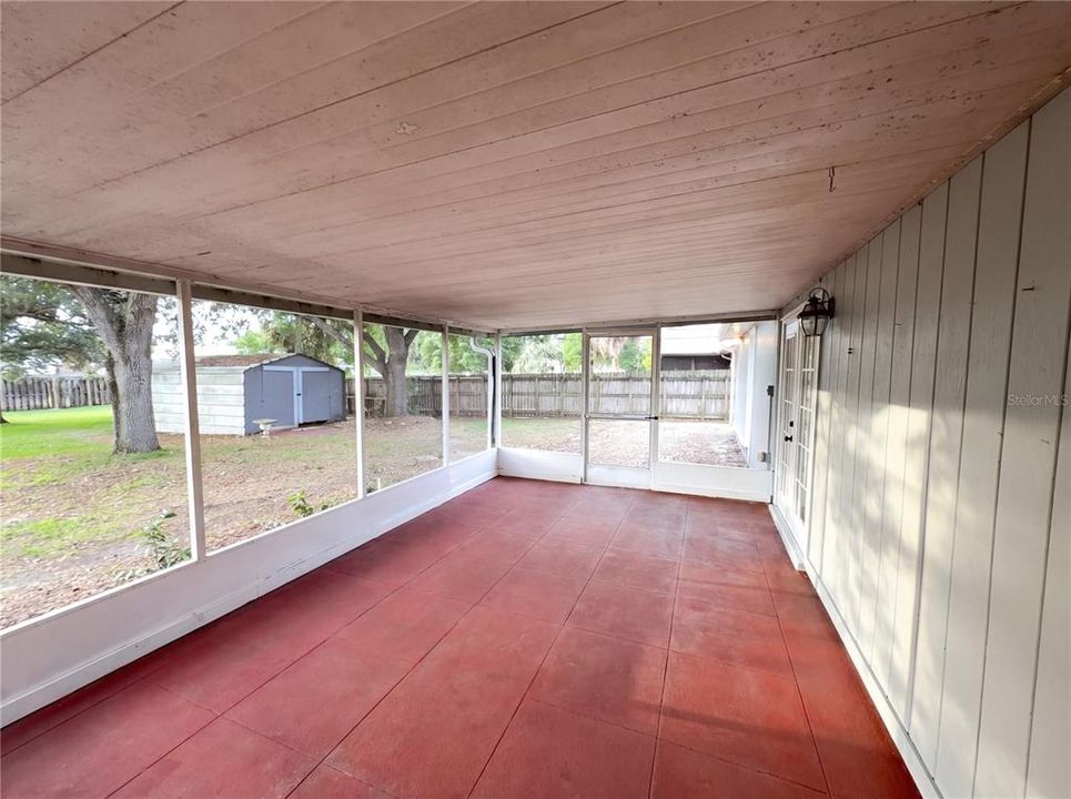 For Sale: $271,000 (4 beds, 2 baths, 1176 Square Feet)