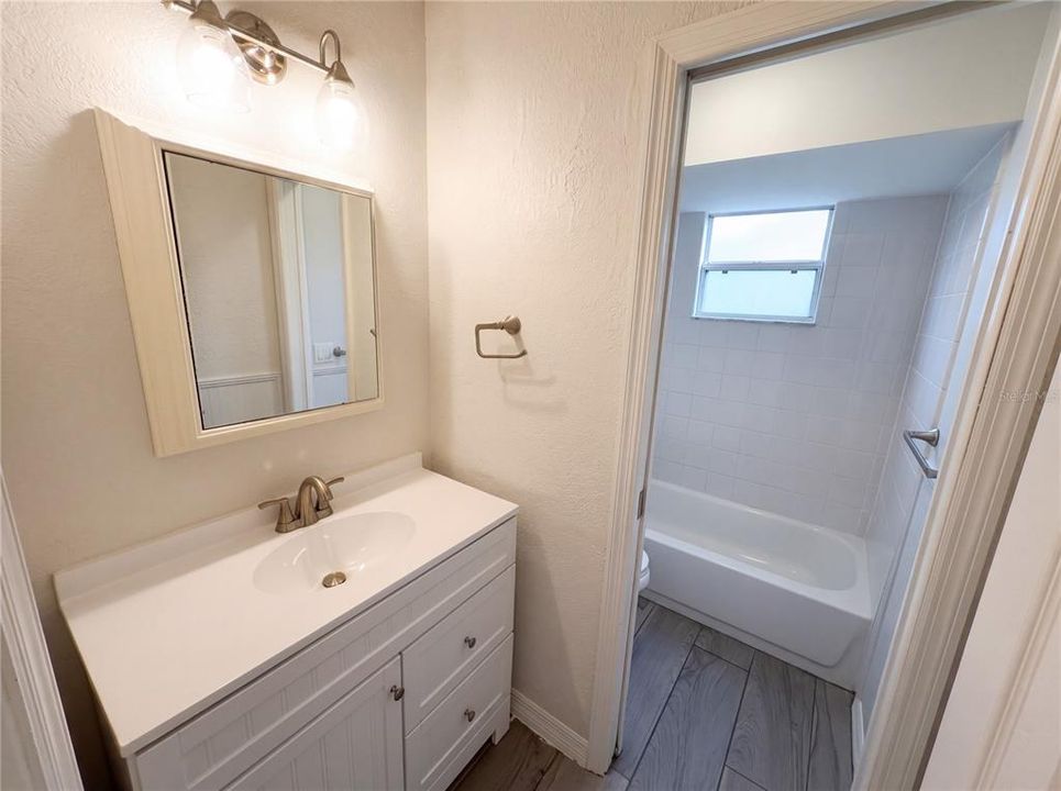 For Sale: $271,000 (4 beds, 2 baths, 1176 Square Feet)