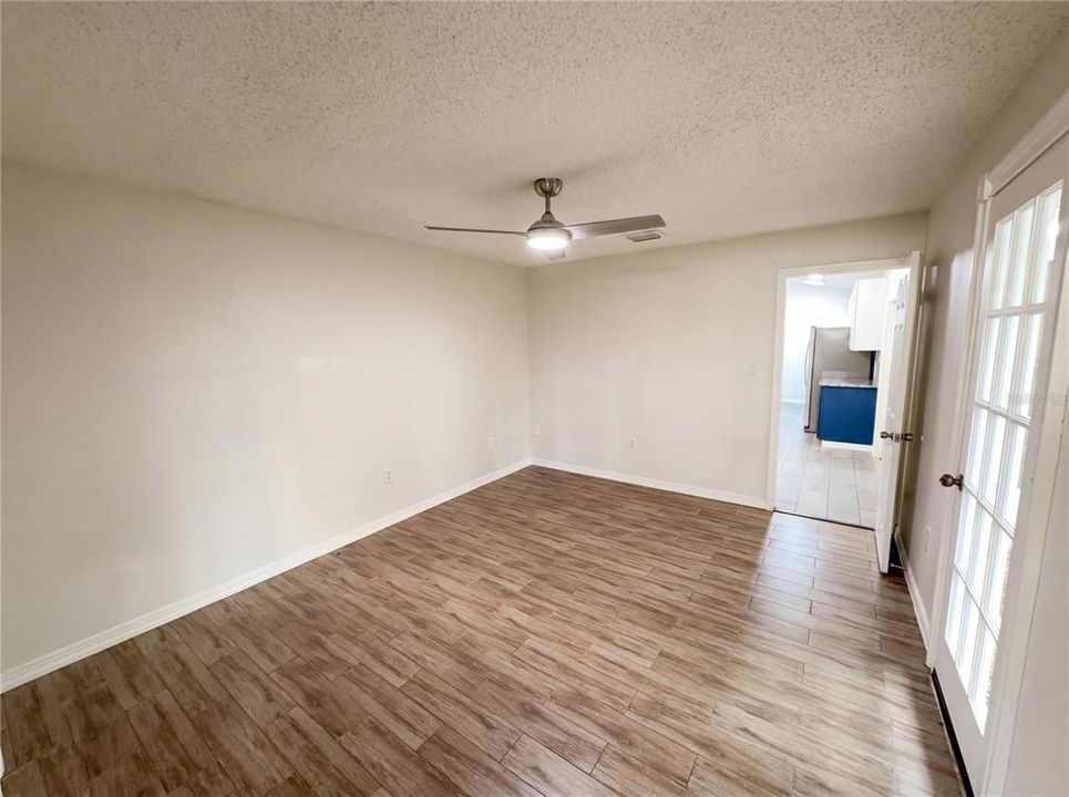 For Sale: $271,000 (4 beds, 2 baths, 1176 Square Feet)