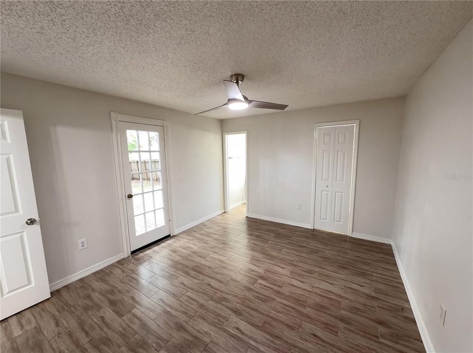 For Sale: $271,000 (4 beds, 2 baths, 1176 Square Feet)