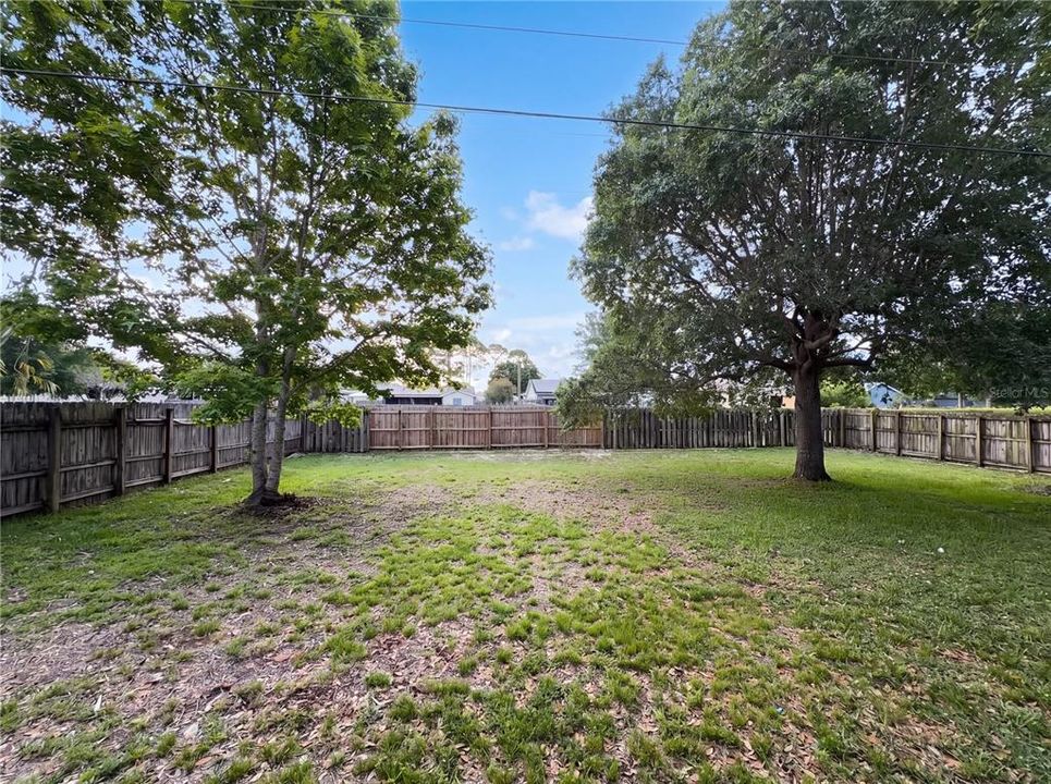 For Sale: $271,000 (4 beds, 2 baths, 1176 Square Feet)