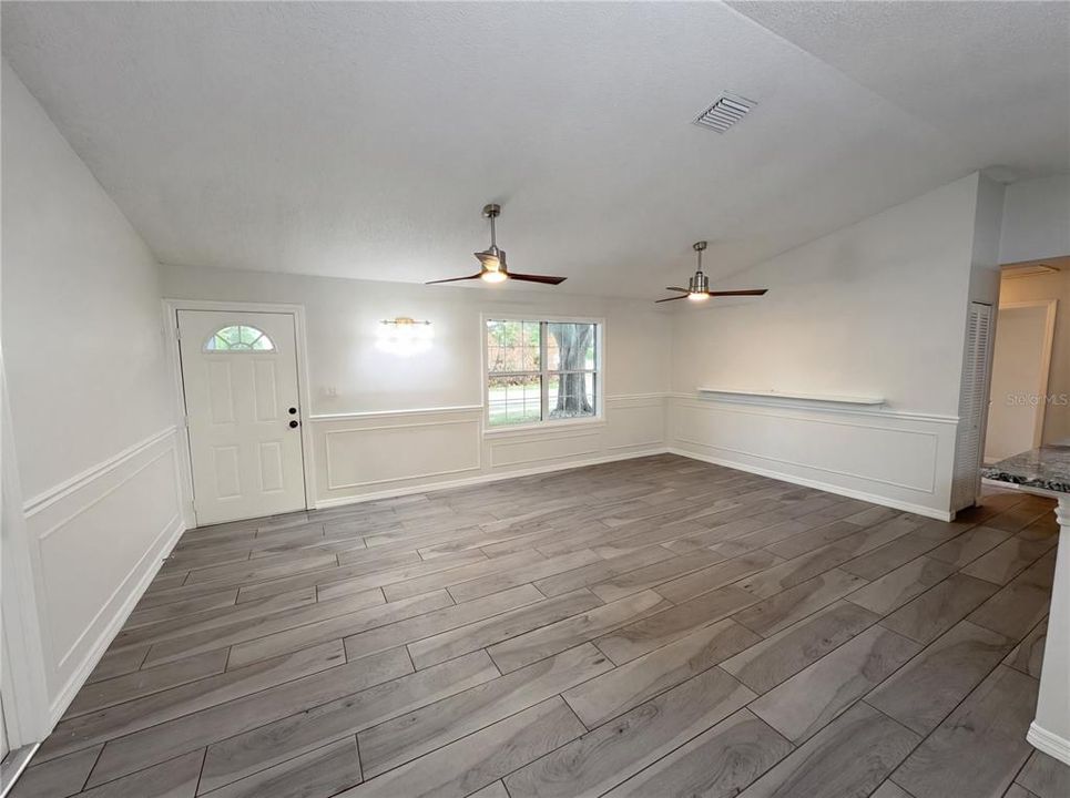 For Sale: $271,000 (4 beds, 2 baths, 1176 Square Feet)