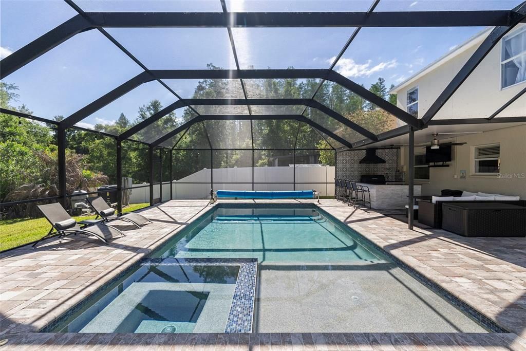 Activo con contrato: $690,000 (4 camas, 3 baños, 2953 Pies cuadrados)