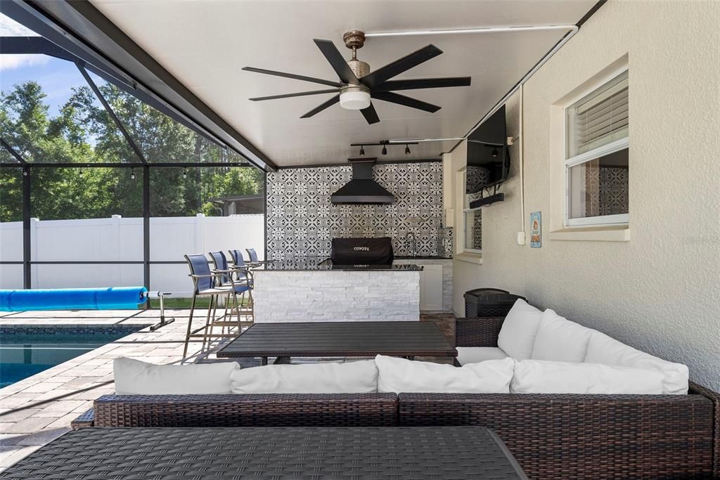 Activo con contrato: $690,000 (4 camas, 3 baños, 2953 Pies cuadrados)