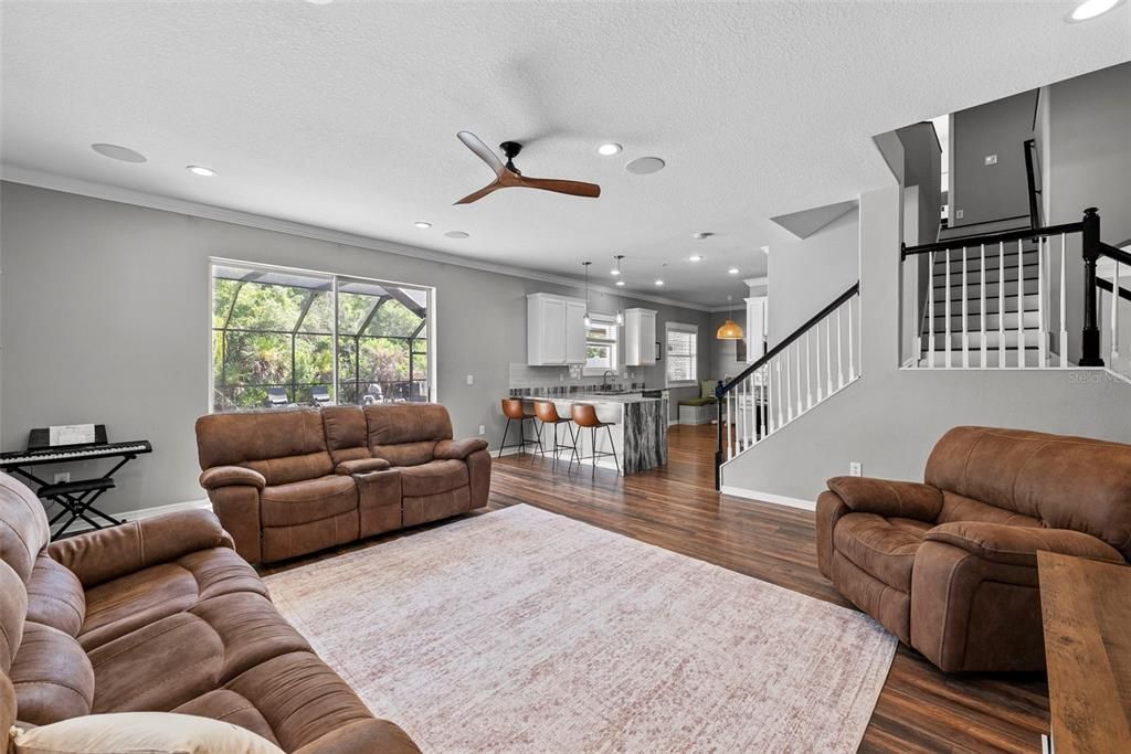 Activo con contrato: $690,000 (4 camas, 3 baños, 2953 Pies cuadrados)