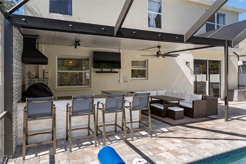 Activo con contrato: $690,000 (4 camas, 3 baños, 2953 Pies cuadrados)