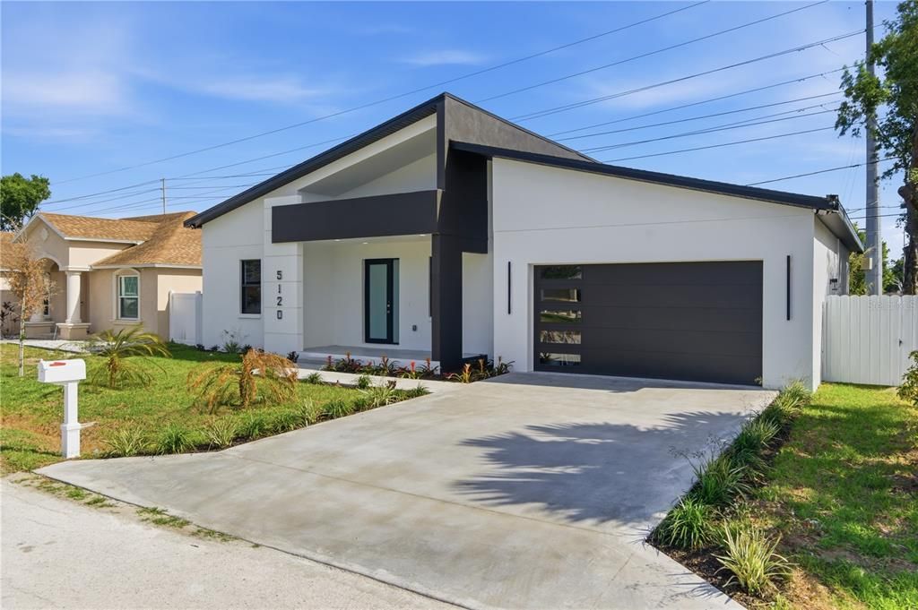 Active With Contract: $514,900 (3 beds, 2 baths, 1659 Square Feet)