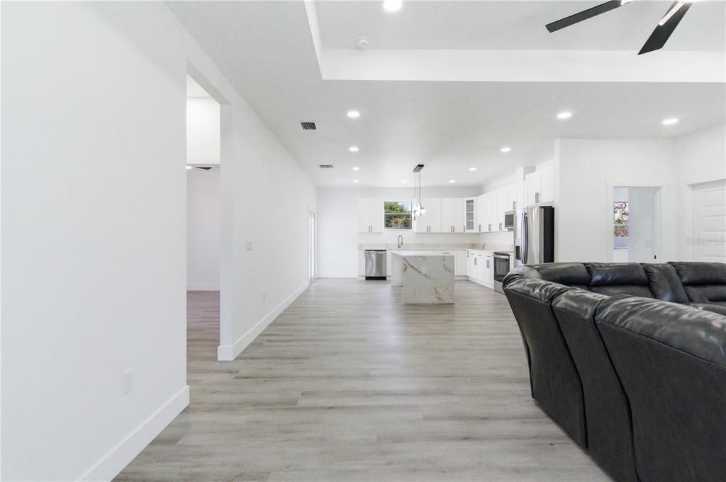 Active With Contract: $514,900 (3 beds, 2 baths, 1659 Square Feet)