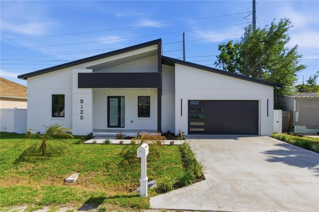 Active With Contract: $514,900 (3 beds, 2 baths, 1659 Square Feet)
