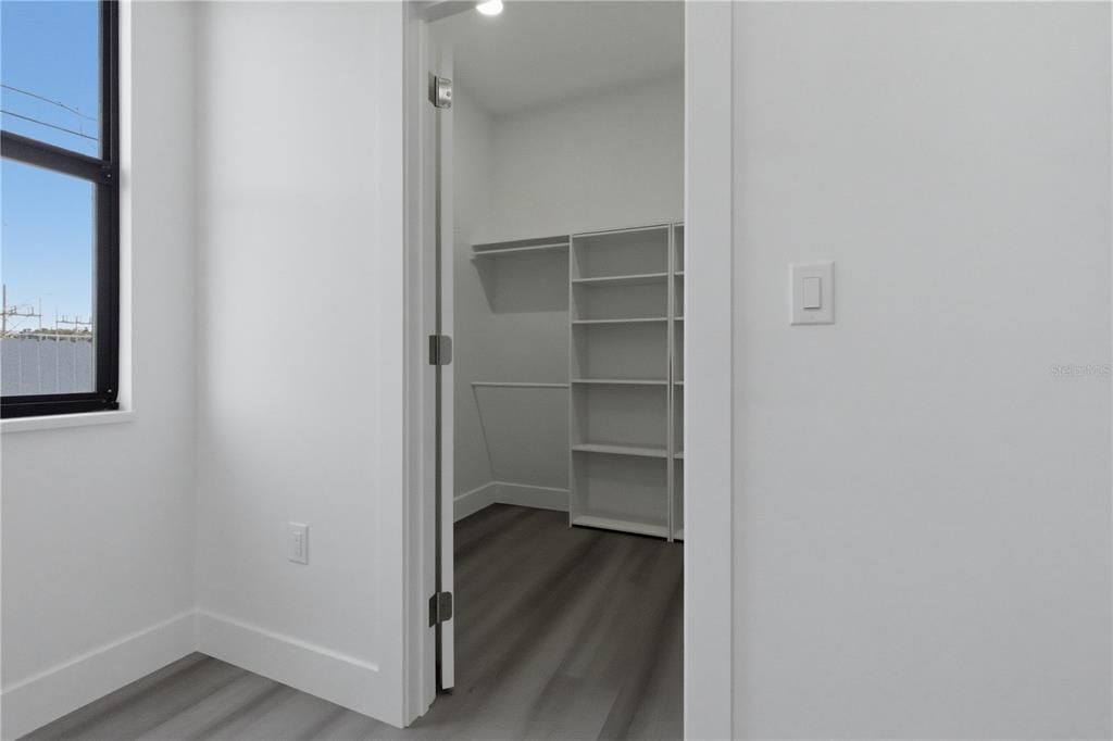 Active With Contract: $514,900 (3 beds, 2 baths, 1659 Square Feet)