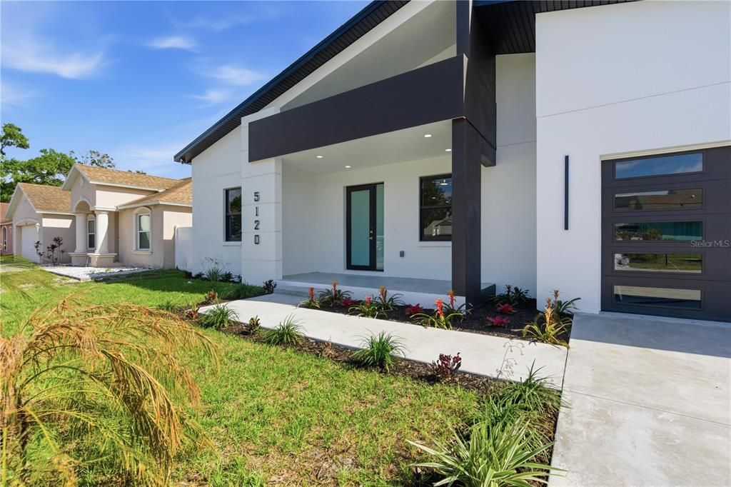 Active With Contract: $514,900 (3 beds, 2 baths, 1659 Square Feet)