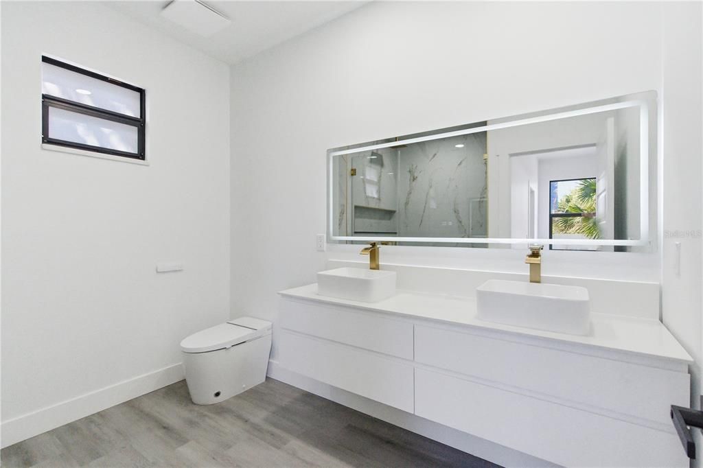 Active With Contract: $514,900 (3 beds, 2 baths, 1659 Square Feet)