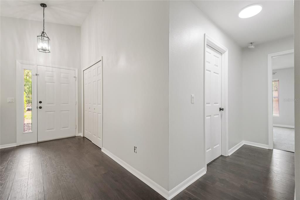 Active With Contract: $350,000 (3 beds, 2 baths, 1588 Square Feet)