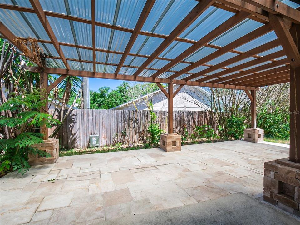 Active With Contract: $350,000 (3 beds, 2 baths, 1588 Square Feet)