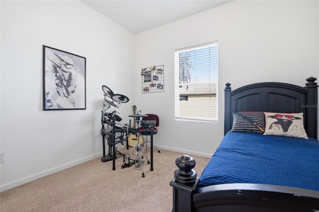 Activo con contrato: $419,900 (4 camas, 2 baños, 1926 Pies cuadrados)