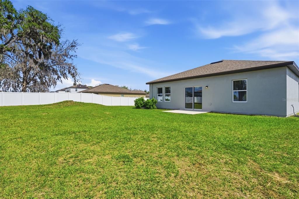 Activo con contrato: $419,900 (4 camas, 2 baños, 1926 Pies cuadrados)